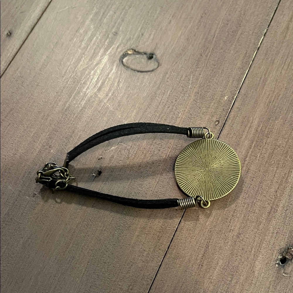 Turtle Pendant Black Bracelet​​ - Picture 2 of 2